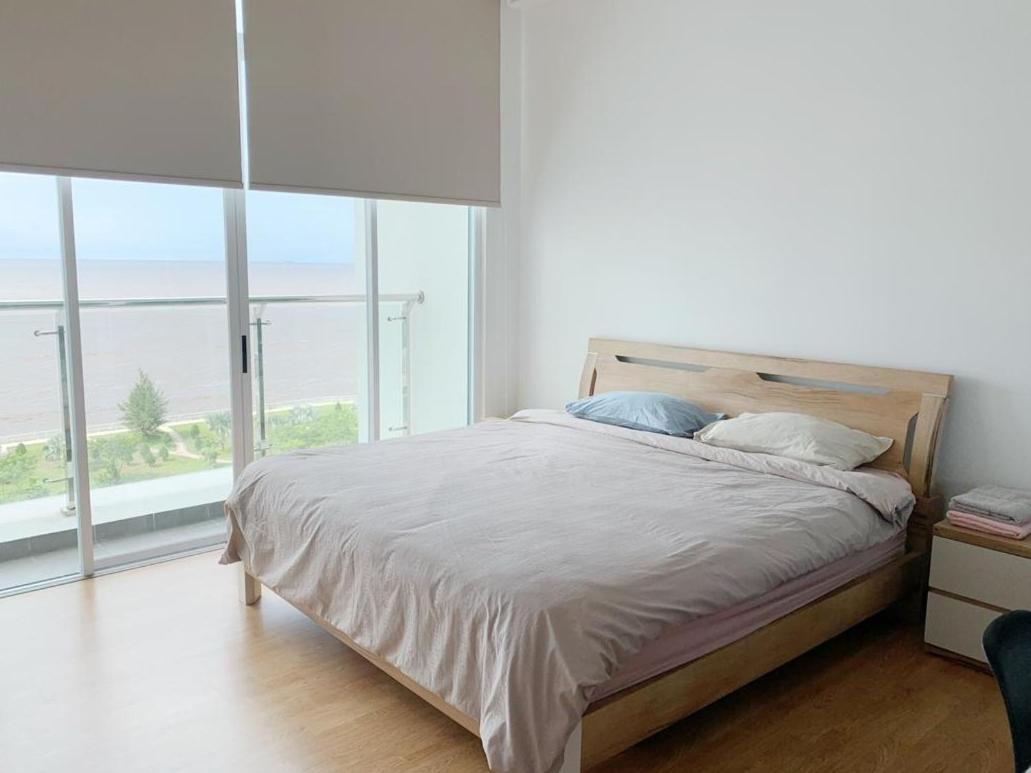 Bay Resort Condominium, 7, Beach-Front Sea View, 6-8 Pax Miri Extérieur photo